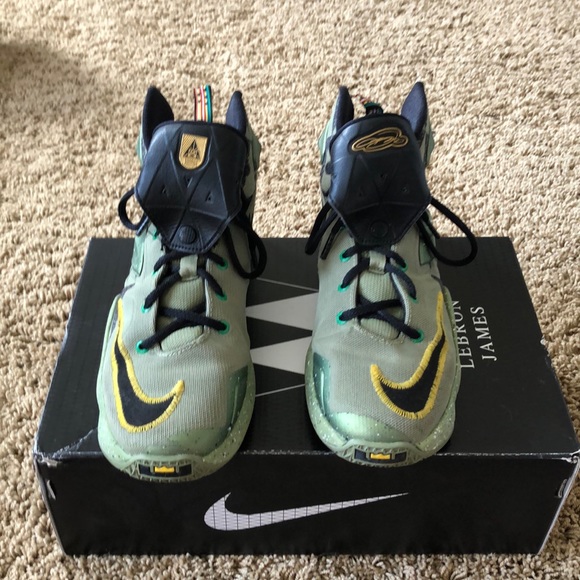 LEBRON XIII AS